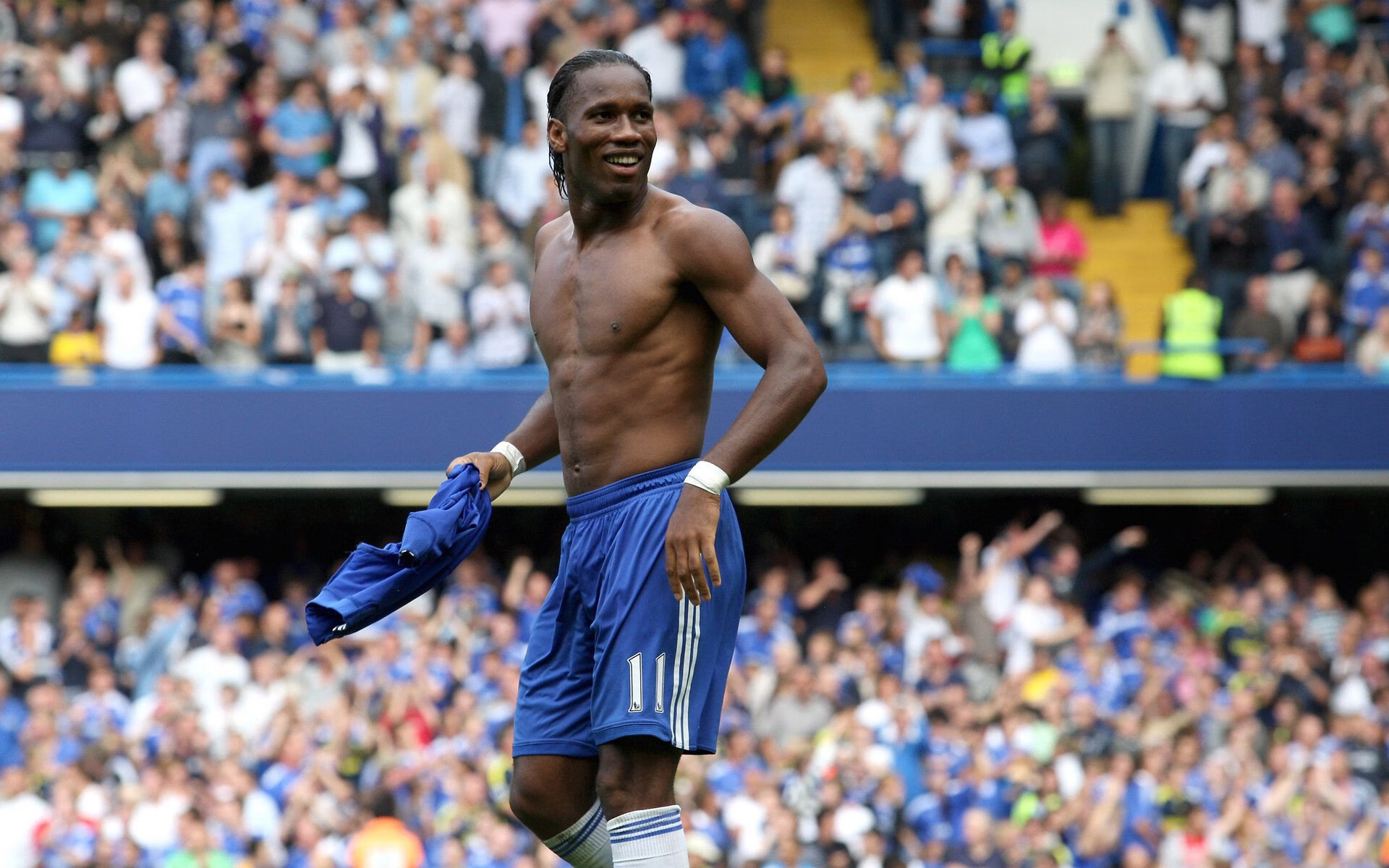 欧冠“名场面”：那些永载史册的经典瞬间，欧冠最经典的一场比赛